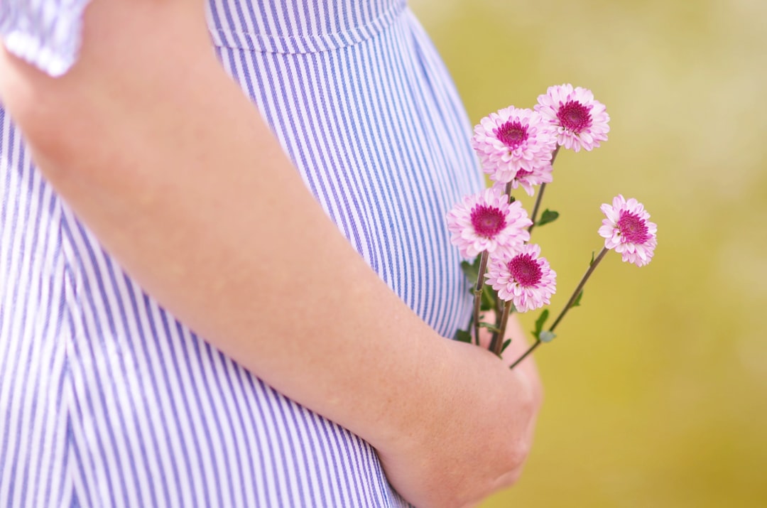 happy_pregnant_woman