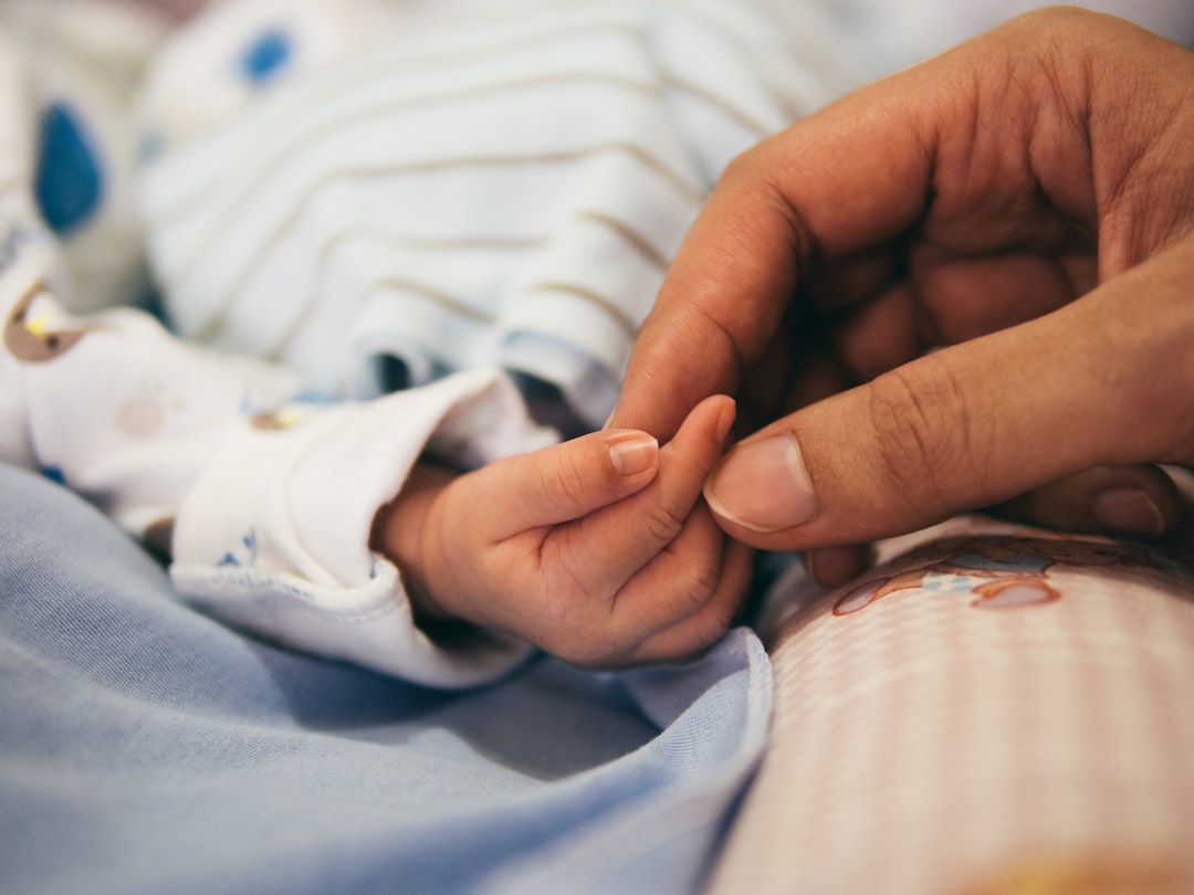 newborn_baby_hand